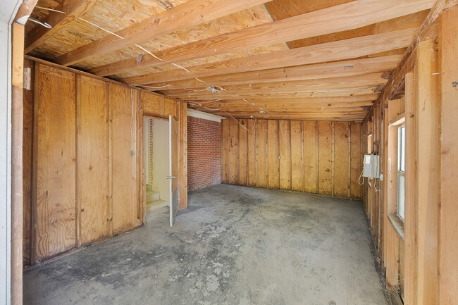 Building Photo - 69 Ridgeview Dr