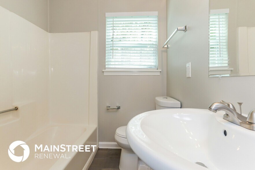 Building Photo - 5819 S Quail Dr