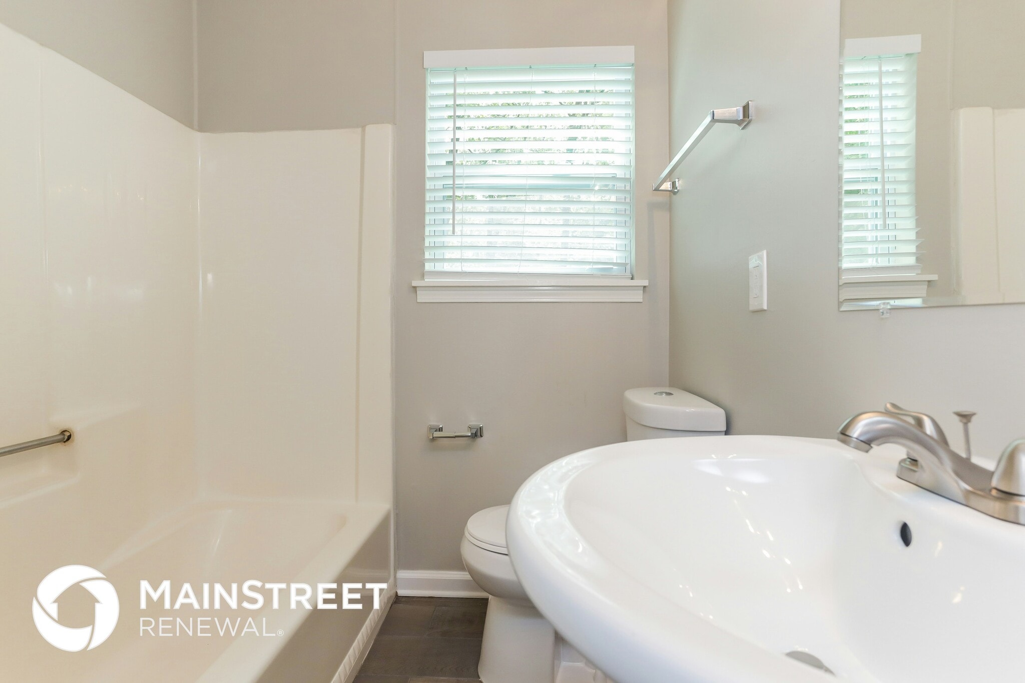 Building Photo - 5819 S Quail Dr