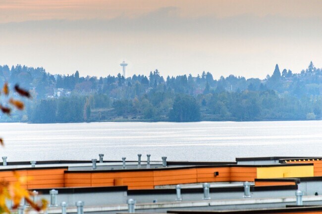 Building Photo - 2bd/1.75ba Kirkland Condo