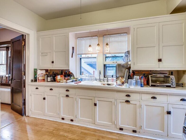 Kitchen - 3732 16th Ave S