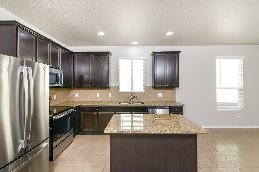 Building Photo - 7811 Paraiso Crest