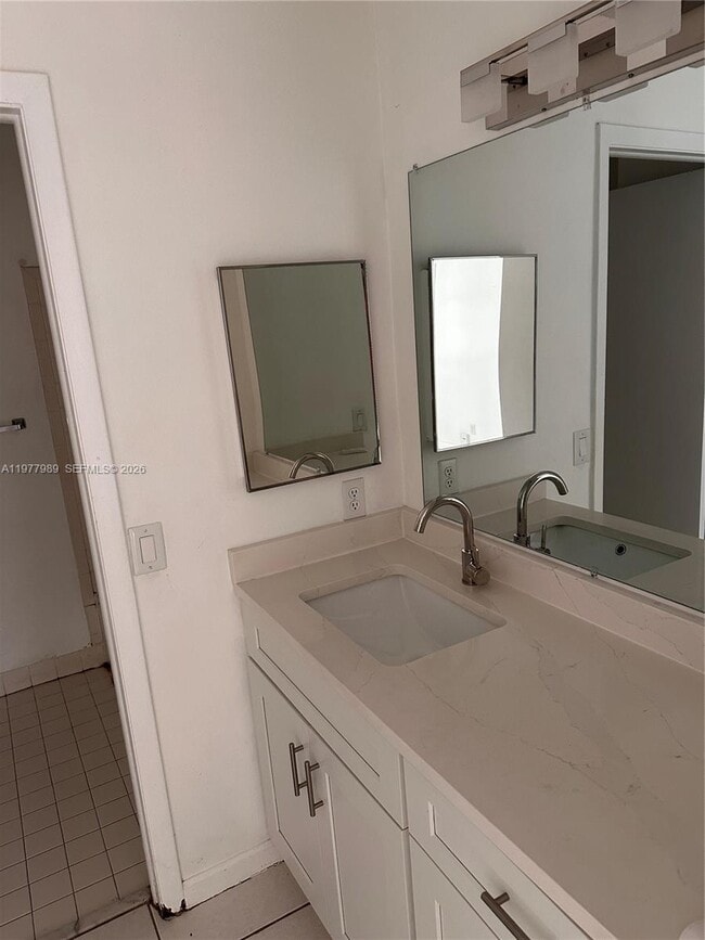 Building Photo - 9502 SW 140th Ct