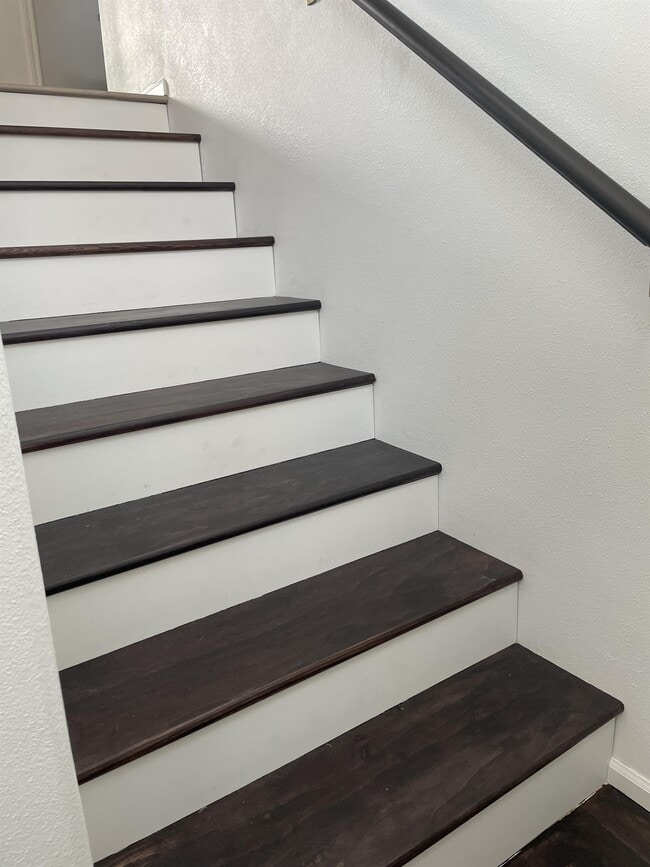 Building Photo - 1635 Hamlet Ln