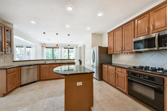Building Photo - 11502 Bay Ledge Dr