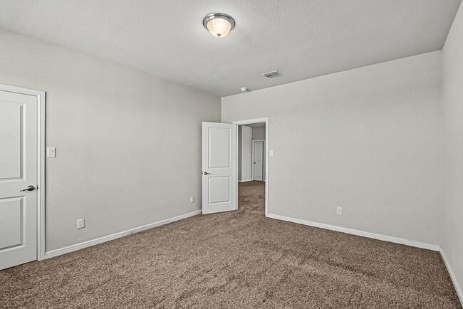 Building Photo - 613 Dunster Ln