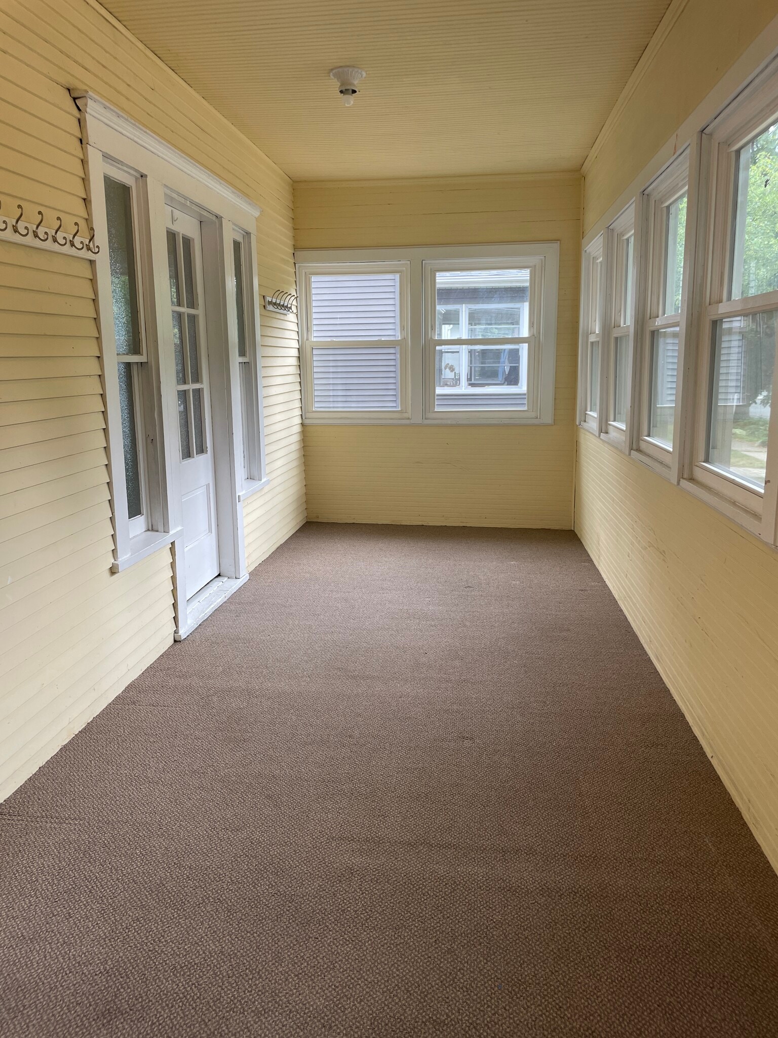 Front Porch - 3229 22nd Ave S