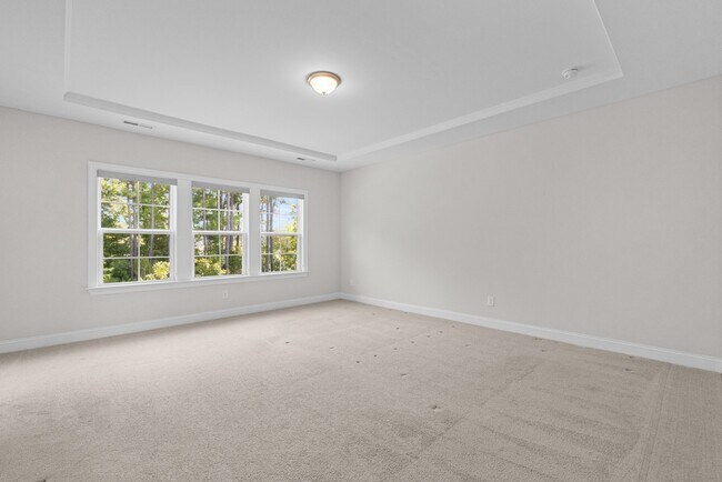 Building Photo - 1929 Latham Oaks Ave