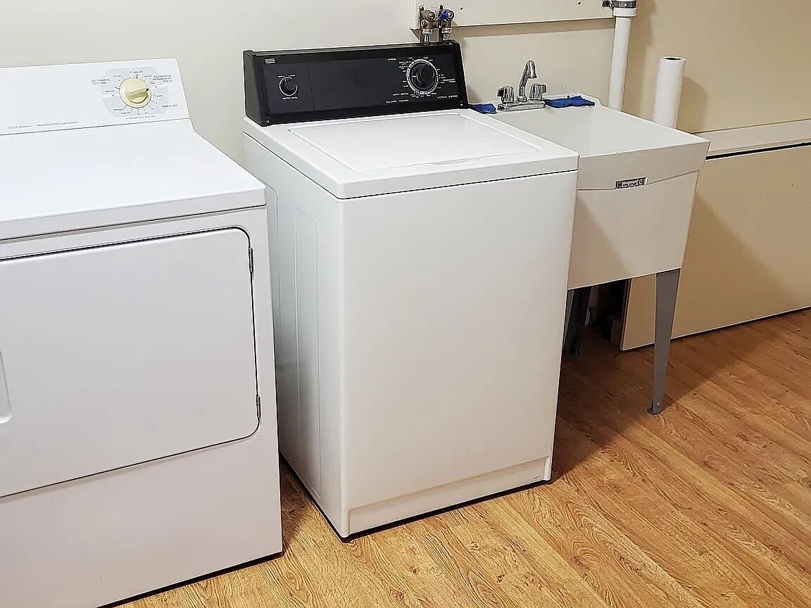 Wash - 428 Montemar Ave