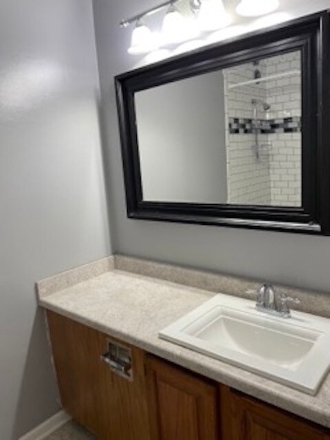 Building Photo - 801 S Plymouth Ct