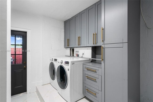 Building Photo - 13611 SW 77th St