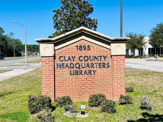 Building Photo - Beautiful 2BR Townhome in Amenity-Rich Fleming Island Community!!