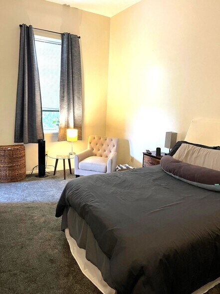 Bedroom - 1114 Bidwell St
