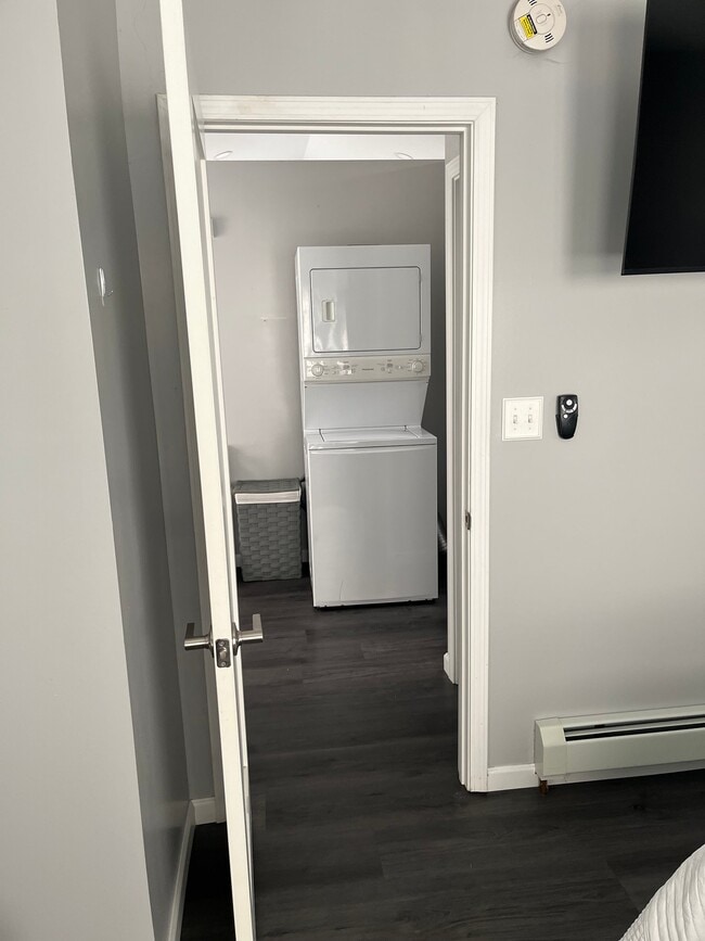 Building Photo - 201 Southampton St