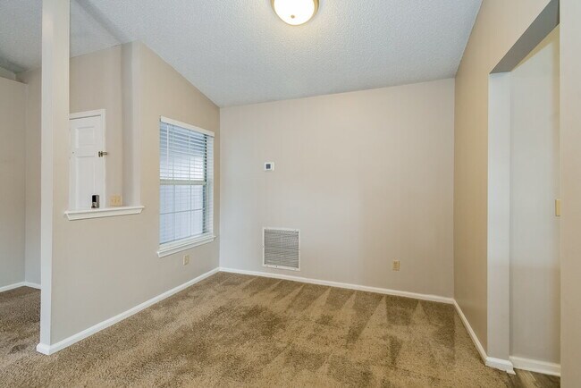 Building Photo - 3176 Chads Ct