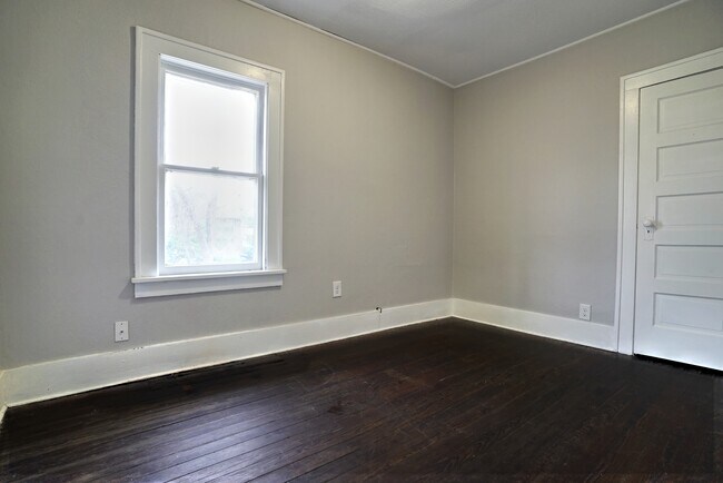 Building Photo - 501 N Eddy St