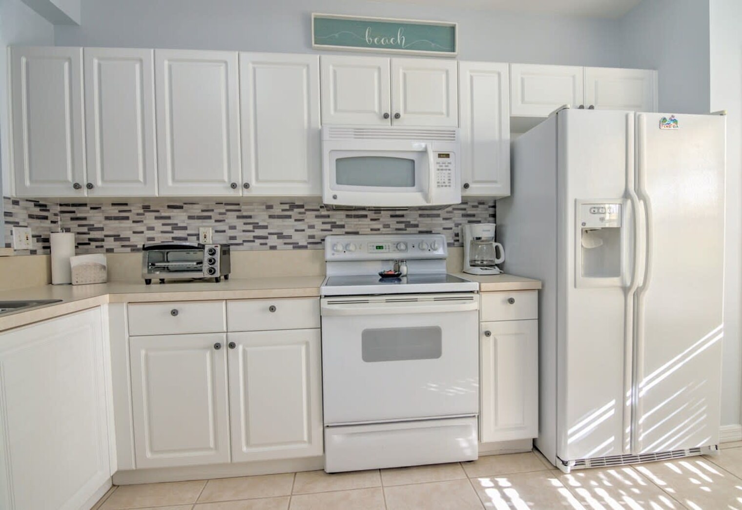 Building Photo - 9165 Celeste Dr