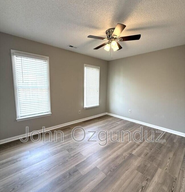 Building Photo - 804 Falling Wind Ct