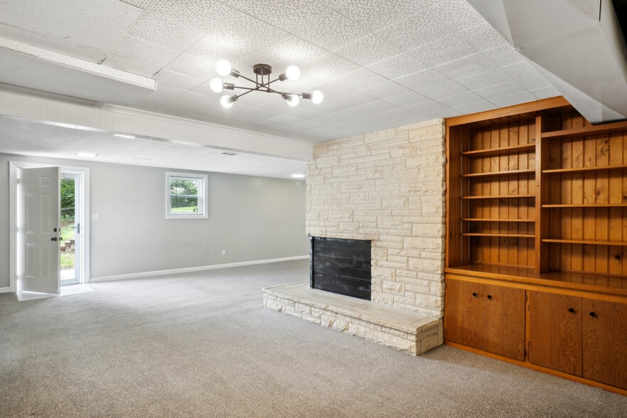 Building Photo - 1218 Sunset Dr