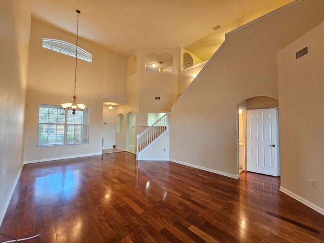Building Photo - Large Melbourne Townhome