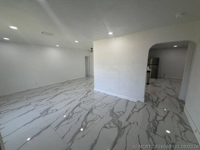 Building Photo - 3911 NW 32nd Ave