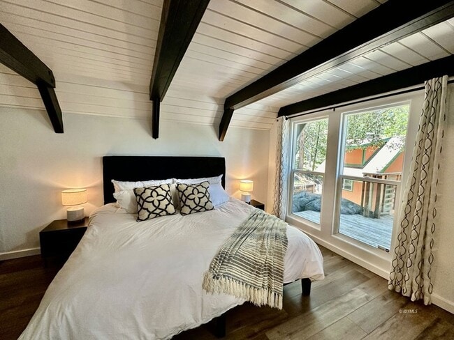 Building Photo - 25245 Rosaline Rd