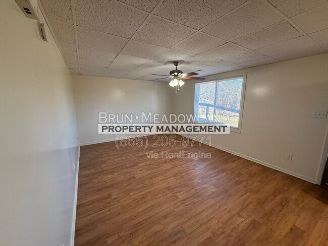 Building Photo - 1805 Meadowland Ln