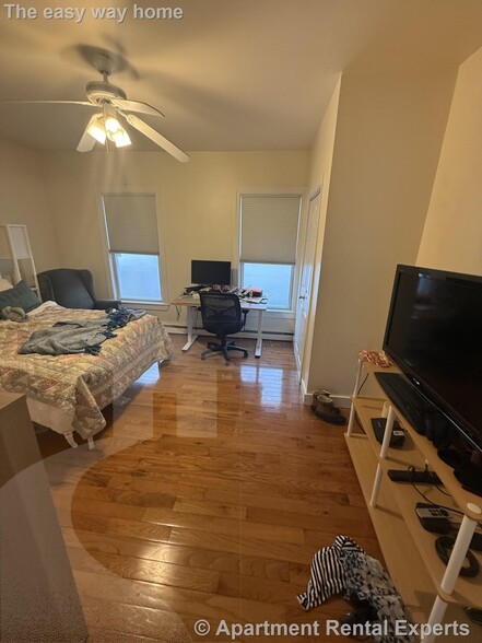 Building Photo - 60 Walden St