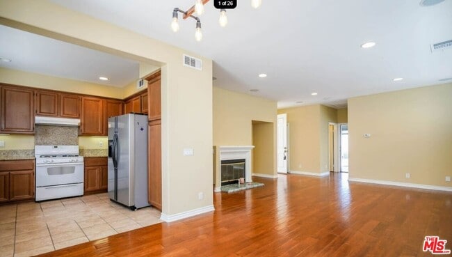 Building Photo - 1241 Ivy Terrace