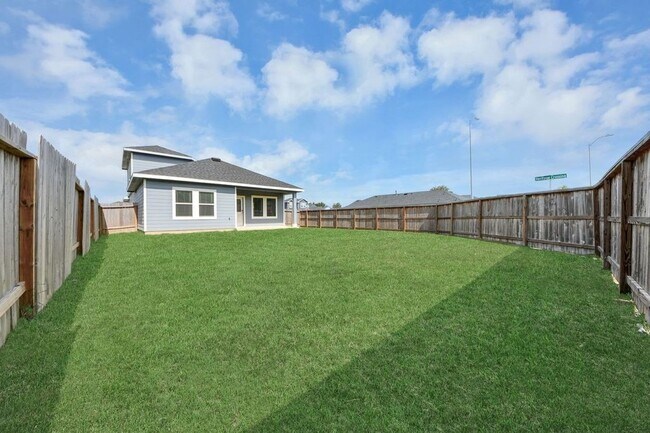 Building Photo - 13517 Heritage Mdw Ln