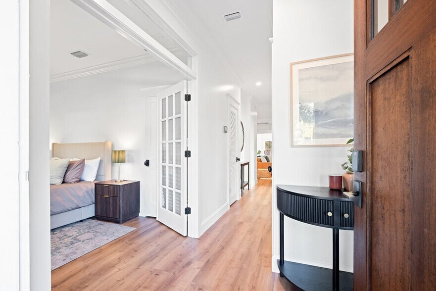 Building Photo - 463 Clareon Dr