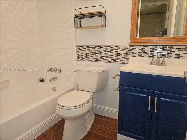 Building Photo - 1021 Mockingbird Ln