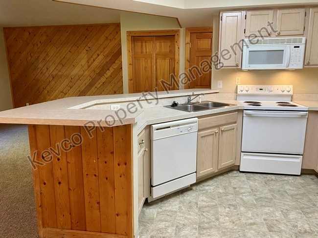Building Photo - 4545 Wheaton Dr