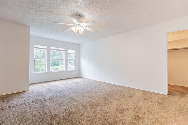 Building Photo - 491 Emerald Fields Ln