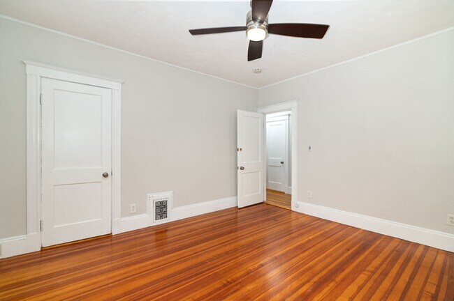 Building Photo - 49 Endicott St