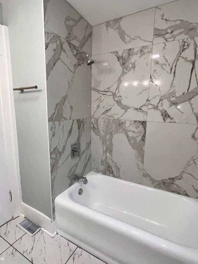 Building Photo - 8728 S Honore St