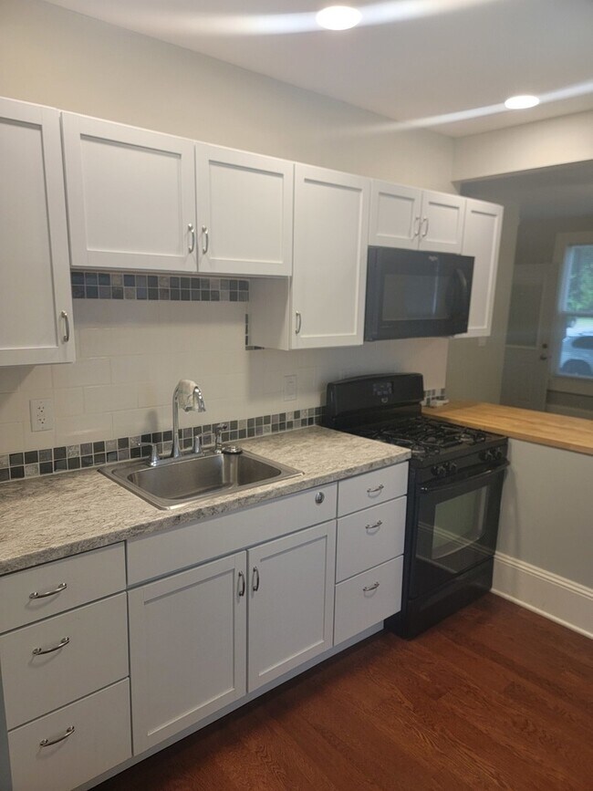 Building Photo - 398 S Oriole Trail
