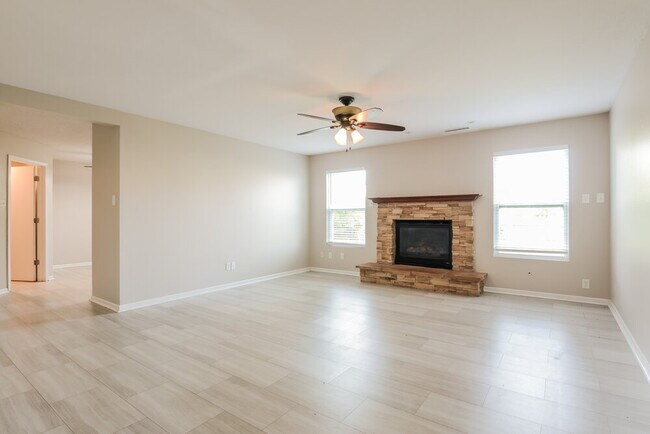 Building Photo - 2028 Prairie Sky Ln