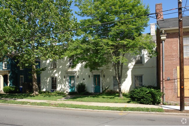 Primary Photo - 375-377 S Upper St