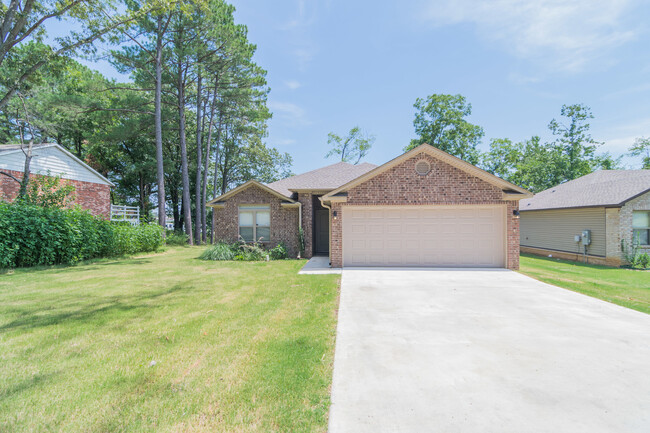 Primary Photo - 3 Bed 2 Bath in Nettleton