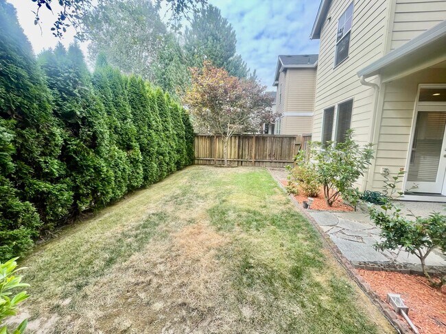 Building Photo - Well Appointed, Open Floor Plan 3-bedroom, 2.5-bathroom home in Beaverton