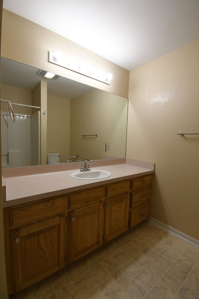 Building Photo - 2529 Westminster Dr