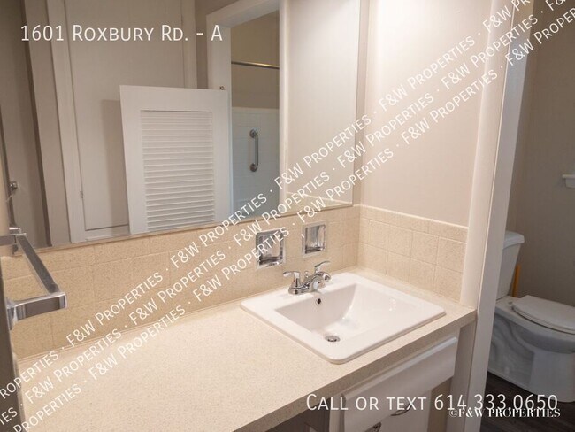 Building Photo - 1601 Roxbury Rd