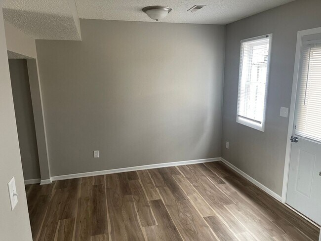 Building Photo - 3010 SE 17th St