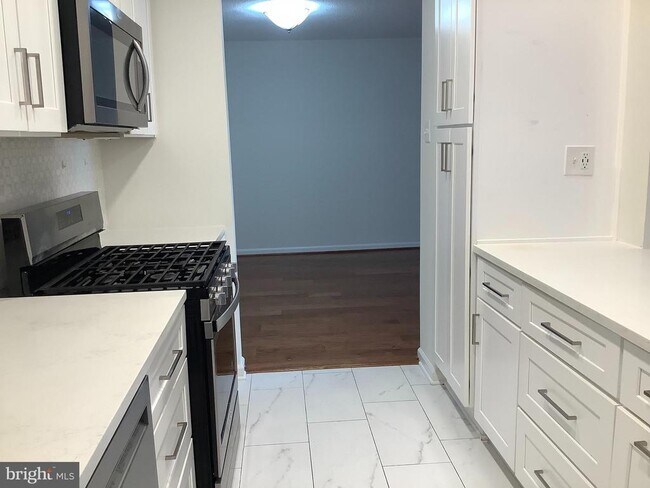 Building Photo - 5500 Friendship Blvd