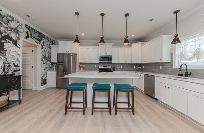 Building Photo - Coastal Elegance on a Spacious Corner Lot in Kings Harbor