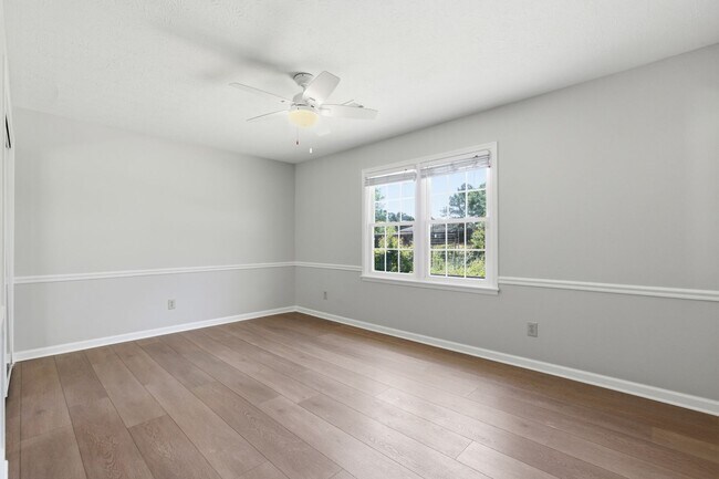 Building Photo - Renovated North Columbus Home with Fenced Yard!