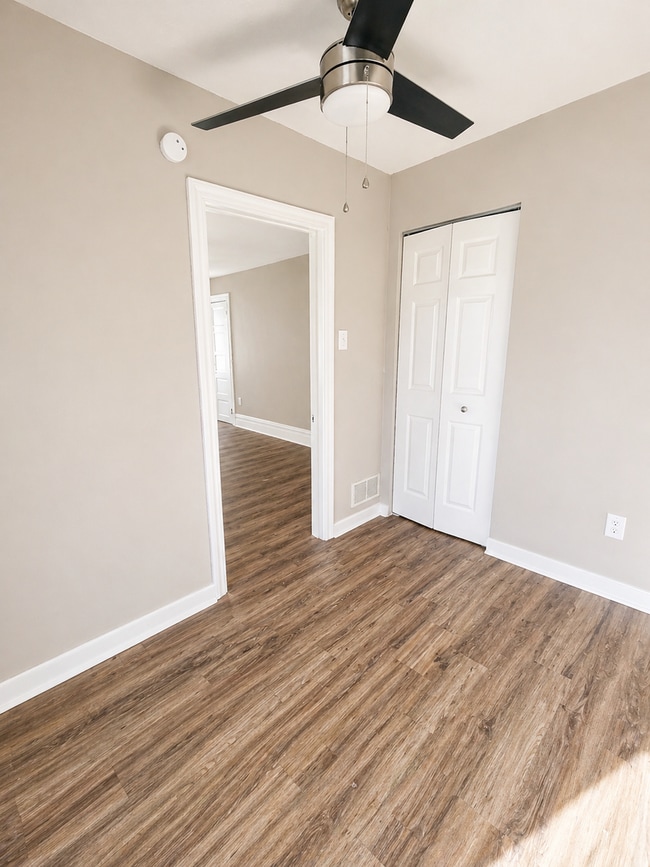 Building Photo - *** Amazing Shadyside Location * Renovated Apartment * Walk to Ellsworth and Walnut * Pet Friendl...