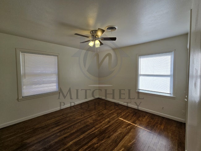 Building Photo - Spacious 4 bedroom home ready to rent!