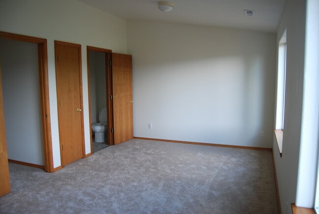Building Photo - HAD253